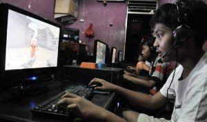 anak-main-game-online1-e1464872380239