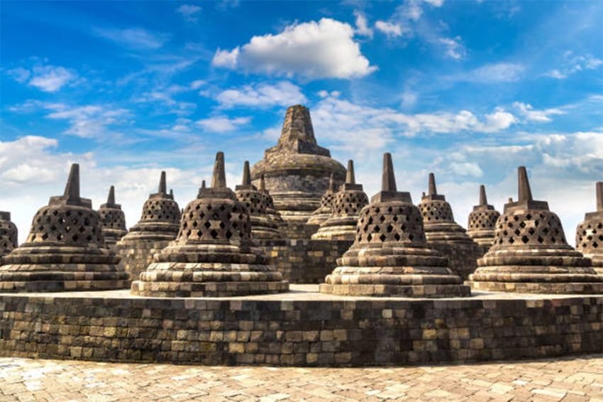 Jejak Peradaban Agung: Mengapa Candi Borobudur Tak Boleh Terlewatkan Saat ke Indonesia