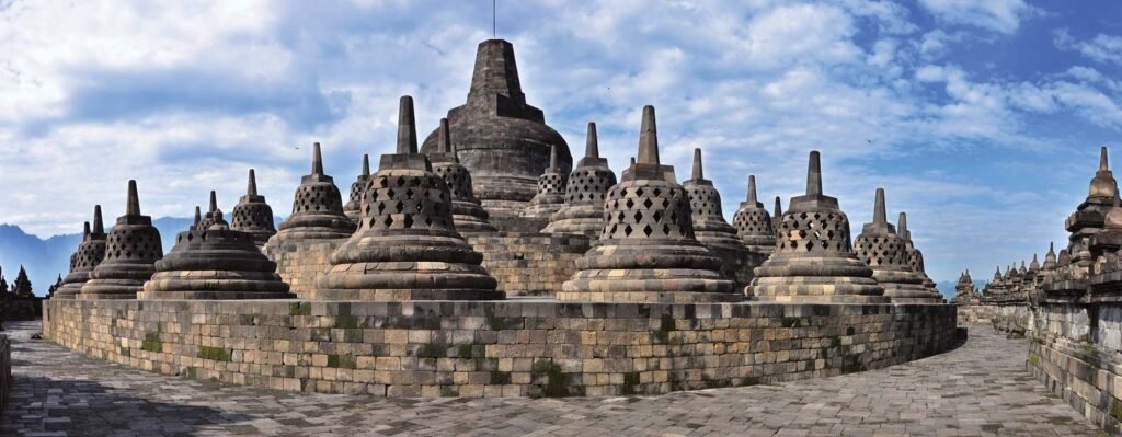 Borobudur: Mahakarya Arsitektur Kuno dan Simbol Spiritualitas Universal
