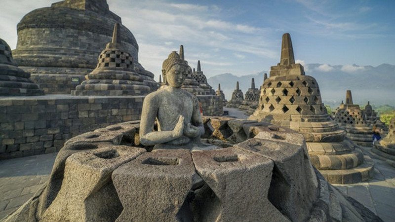 Borobudur: Simfoni Batu yang Mengungkap Keagungan Arsitektur dan Filosofi