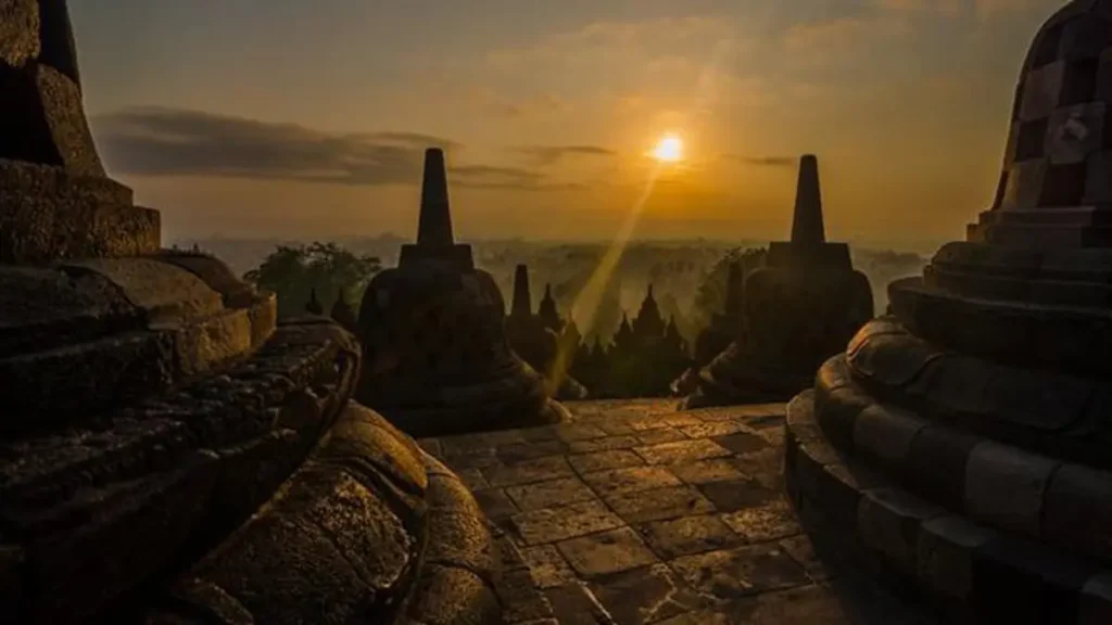 Kegetiran Borobudur: Menelisik Tantangan Konservasi di Tengah Pusaran Waktu dan Modernitas