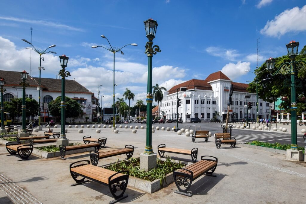 Malioboro: Jantung Yogyakarta yang Tak Pernah Berhenti Berdenyut