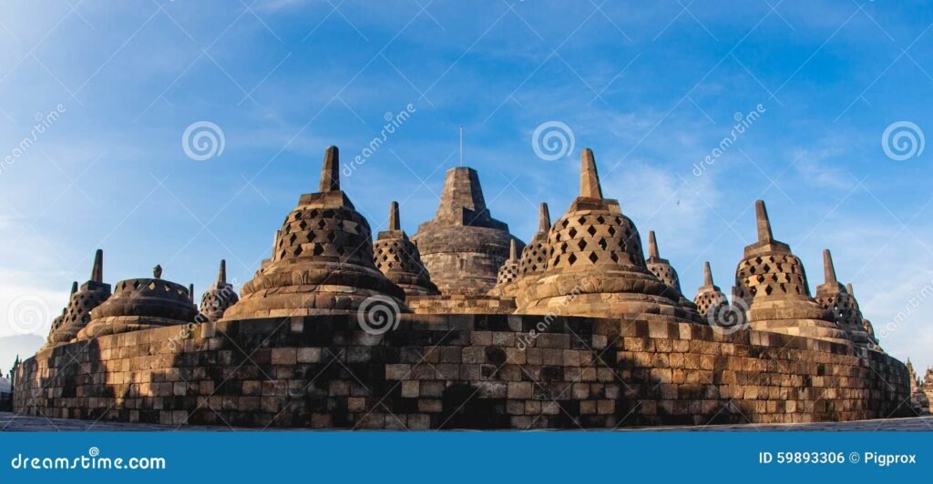 Mengagumi Keagungan Borobudur: Panorama Sejarah, Spiritualitas, dan Keindahan Abadi