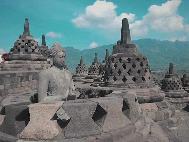 Misteri Candi Borobudur: Mengungkap Kebenaran di Balik Megahnya Warisan Dunia