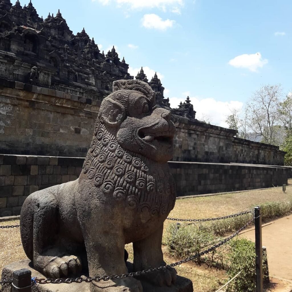 Mitos dan Legenda Borobudur: Menjelajahi Kisah di Balik Kemegahan Candi
