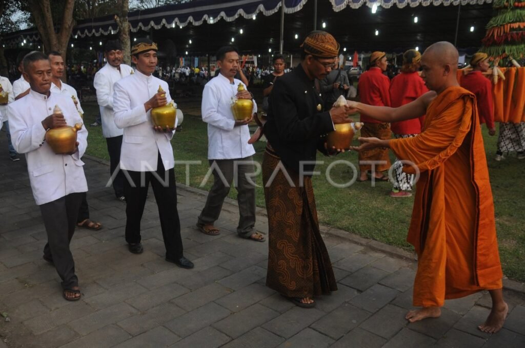 Prosesi Waisak: Perjalanan Spiritual dan Pemurnian Diri