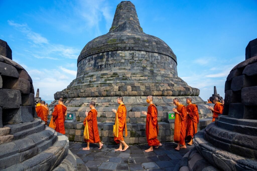Puncak Borobudur: Perjalanan Spiritual dan Simbol Pencapaian Kesempurnaan