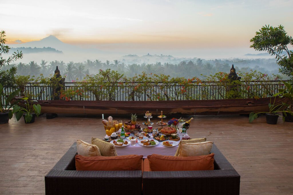 Tentu, mari kita susun artikel tentang resort terbaik di Borobudur.